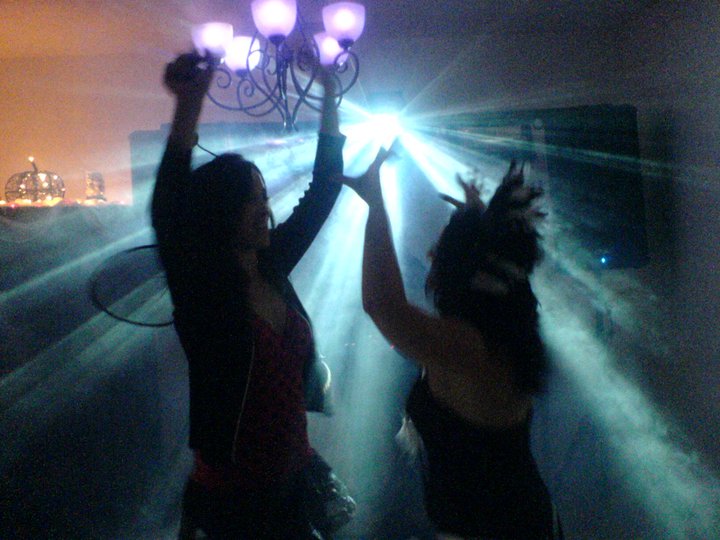 dj erick v crowd shot 2